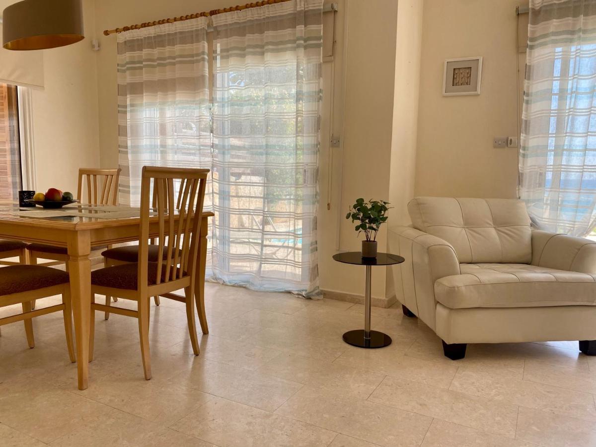 Amazing Front Line Villa In Coral Bay Peyia Exterior foto